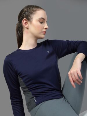 07e874a4 4f04 4786 8a94 1ebdf0914cef1740569458964 HRX by Hrithik Roshan Women Solid Round Neck Slim Fit T shir 1.jpg