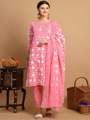 1513c9ae b127 4c1c ad2b 9fc24666723b1713263702178KurtaSets1.jpg