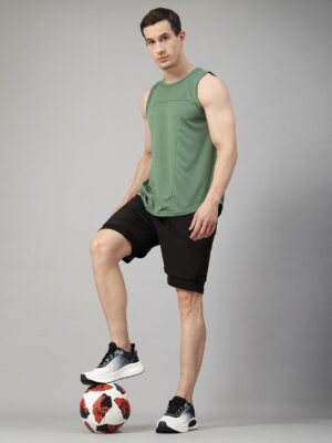 5ab001d3 d418 45d0 b7bd 5d8e52877fe71741327937614 HRX by Hrithik Roshan Men Solid Round Neck T shirt 650174132 1.jpg