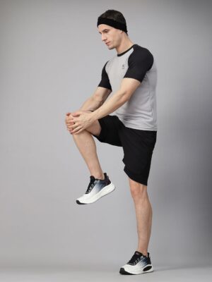 891df18c 3ce7 40a5 b3d2 b8a8653a21a31741327686605 HRX by Hrithik Roshan Men Colourblocked Round Neck T shirt 5 1.jpg