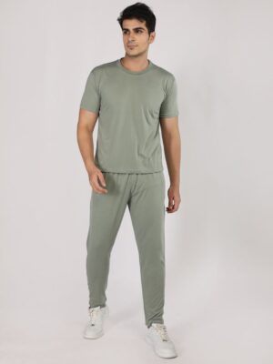 abrdqv0T 8c53eaee3e91460687c81a7f7e12d246.jpg