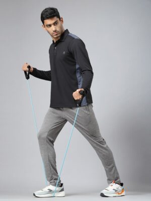 af2bba92 cb53 46d3 850a a5d98a16e5281741757203166 HRX by Hrithik Roshan Men Solid Polo Collar T shirt 42717417 1.jpg