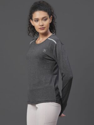 b2ec9a8c 2a56 46d1 aed6 c77117bc2ac31737207043190 HRX by Hrithik Roshan Women Solid Round Neck T shirt 9417372 1.jpg