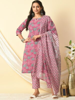 b8b4e9d5 0744 4790 b87f 2e5e0e171e2d1713259369272KurtaSets1.jpg